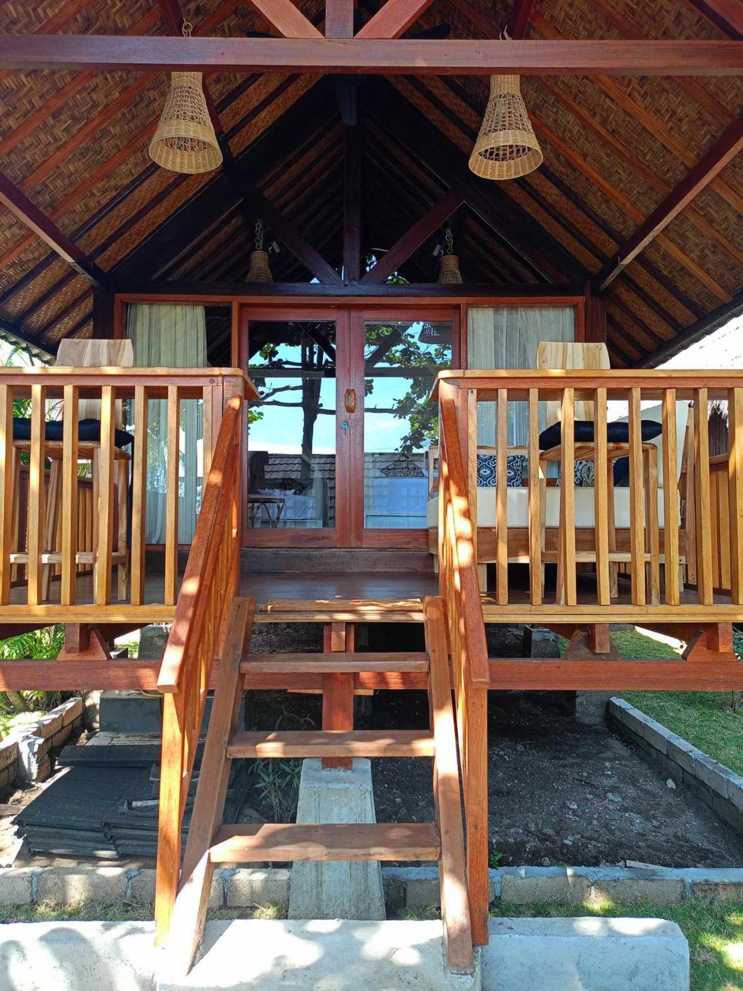 Bintang Tiga